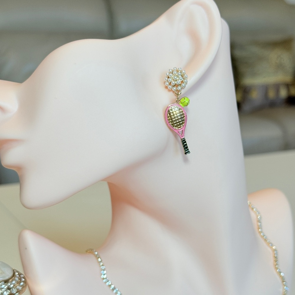 ⚜️ Tennis Racket Pearl Drop Earrings - Picture 3 of 6